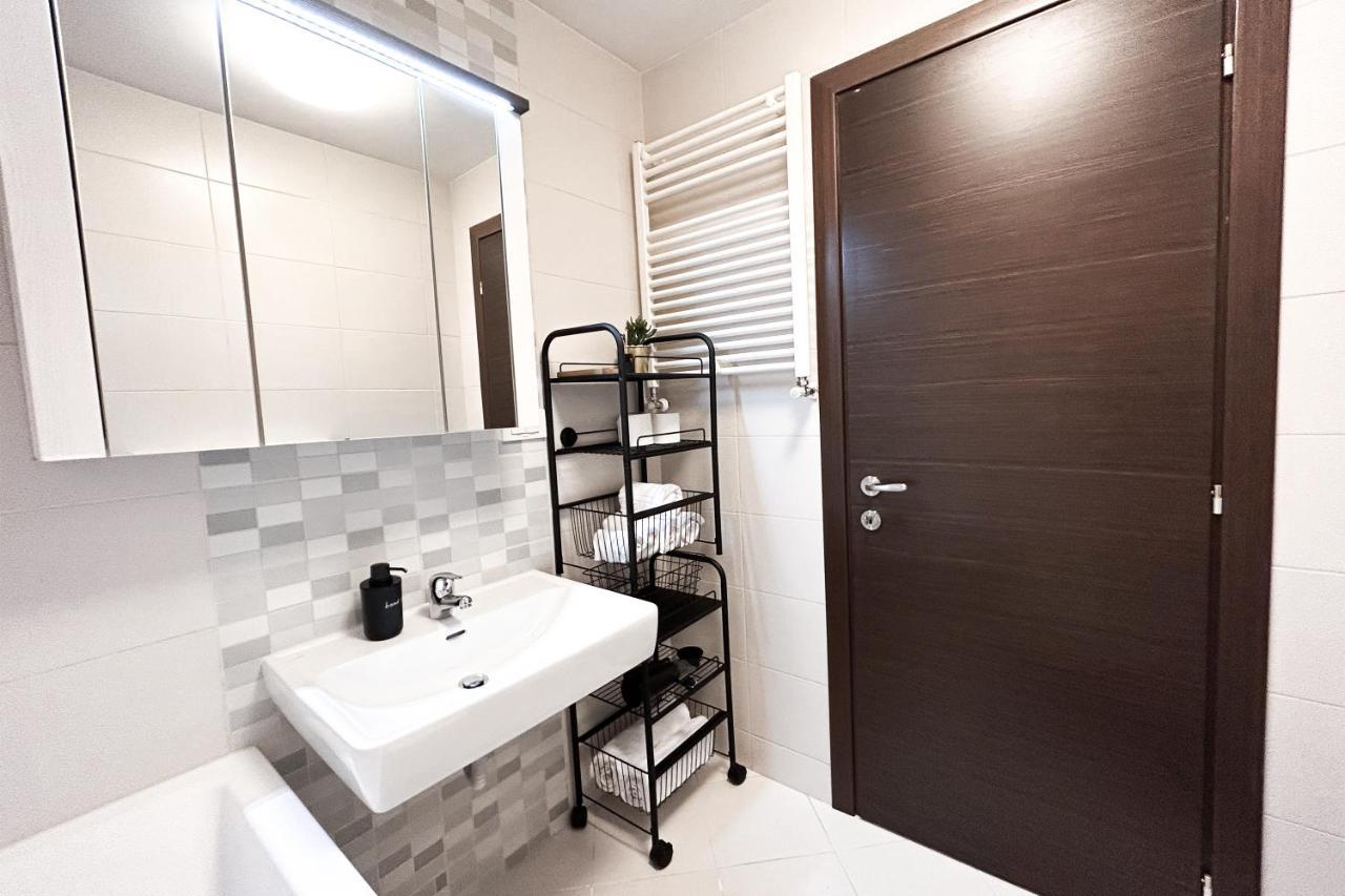 Downtown C22 Apartment Букурещ Екстериор снимка
